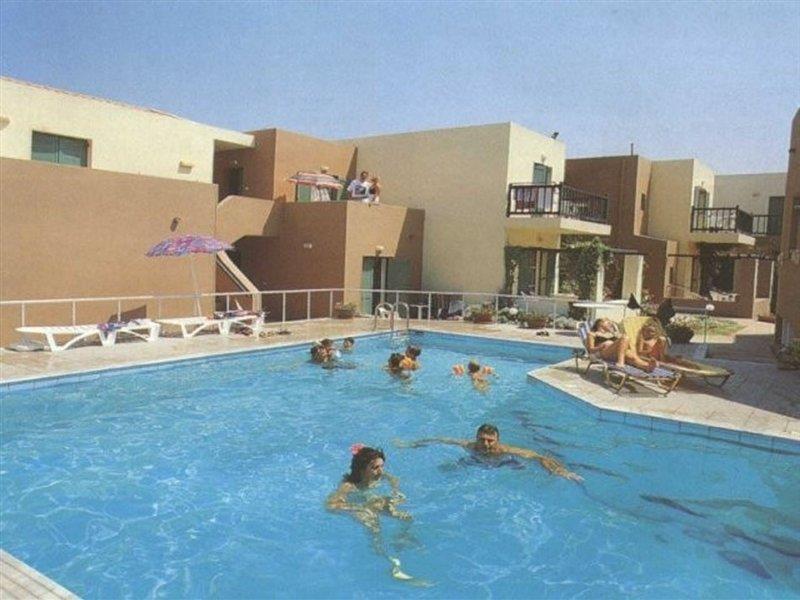 Pela Mare Apartments Kokkini Hani Exterior photo